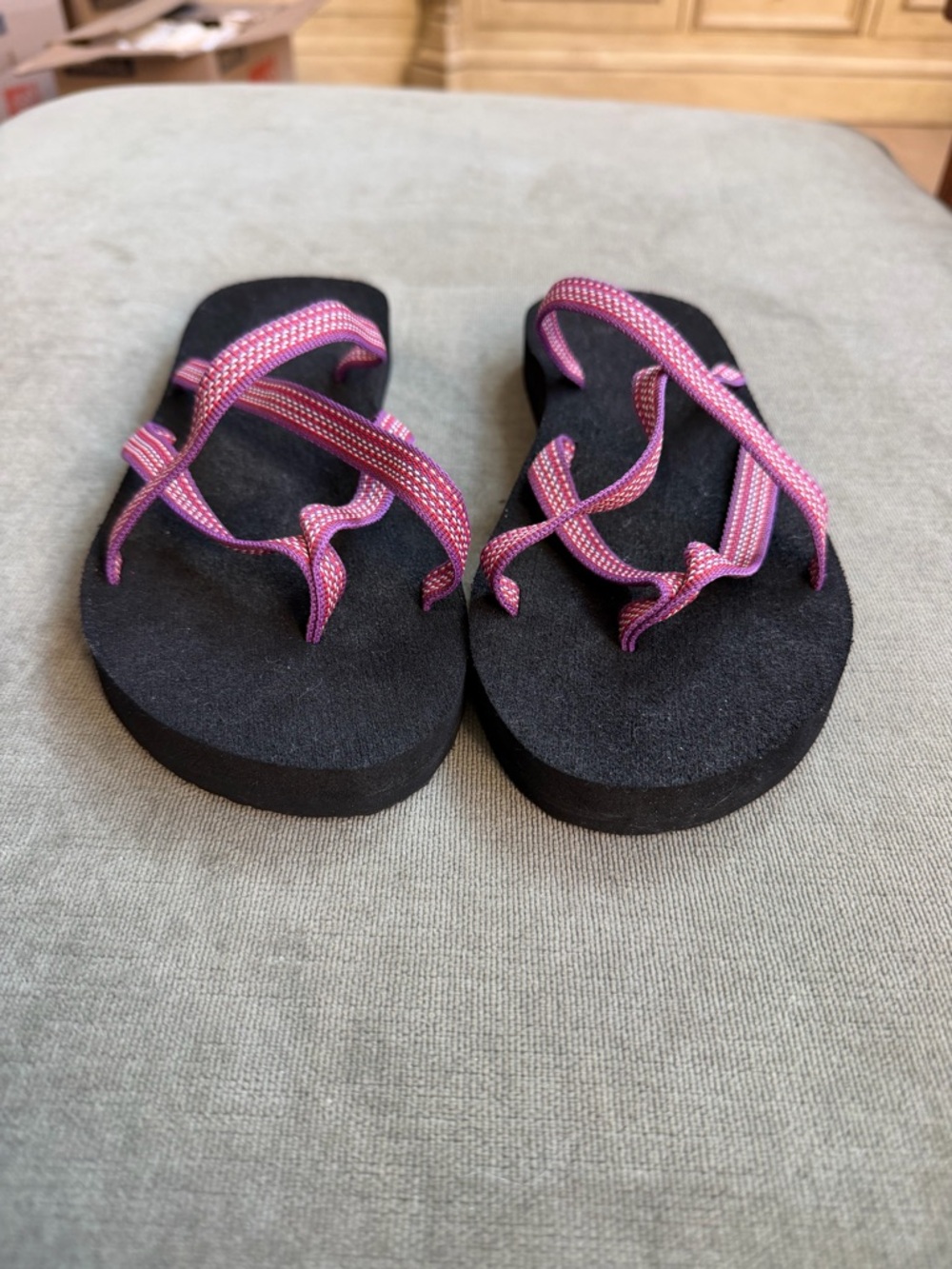 Size 7 Women’s Teva Black Sandals with Pink Straps Worn Once!
